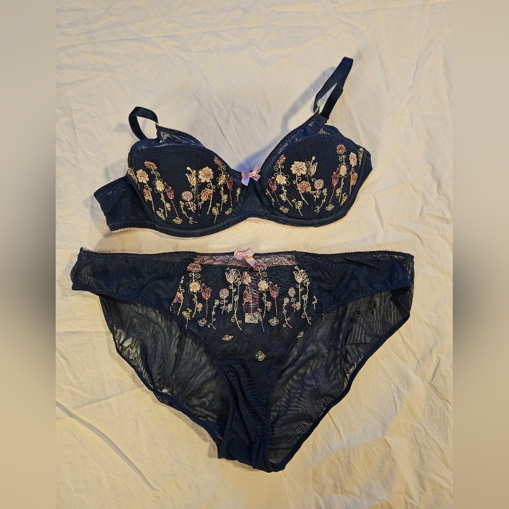 38B/XL Adore Me Bra Sets